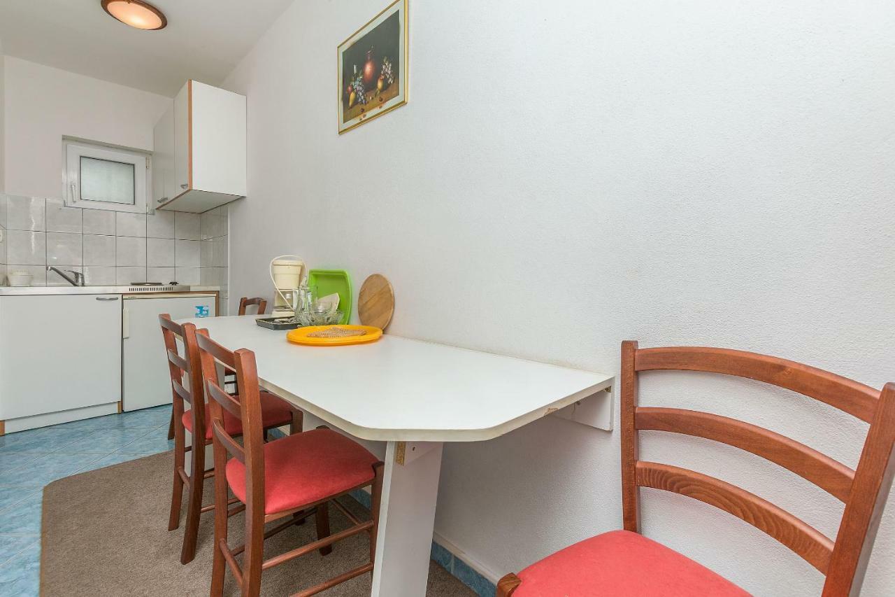 Anica Apartment *